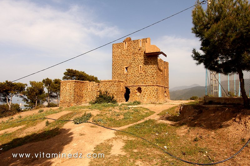Tenes (W. Chlef) Bordj (Tour) de l'époque coloniale