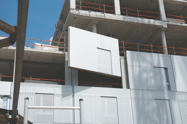 L’expert estime que le procédé de préfabrication doit être abandonné.  Le Pr Chelghoum: “L’Algérie ne peut réaliser plus de 50 000 logements/an”