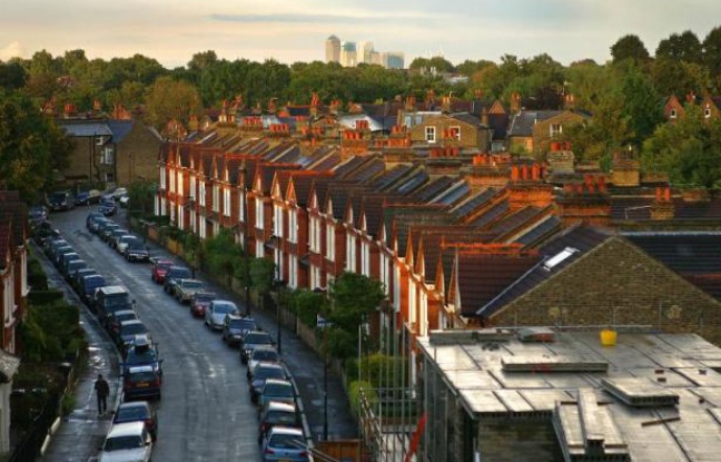 Planète - Le béton menace les jardins anglais qui virent du vert au gris...