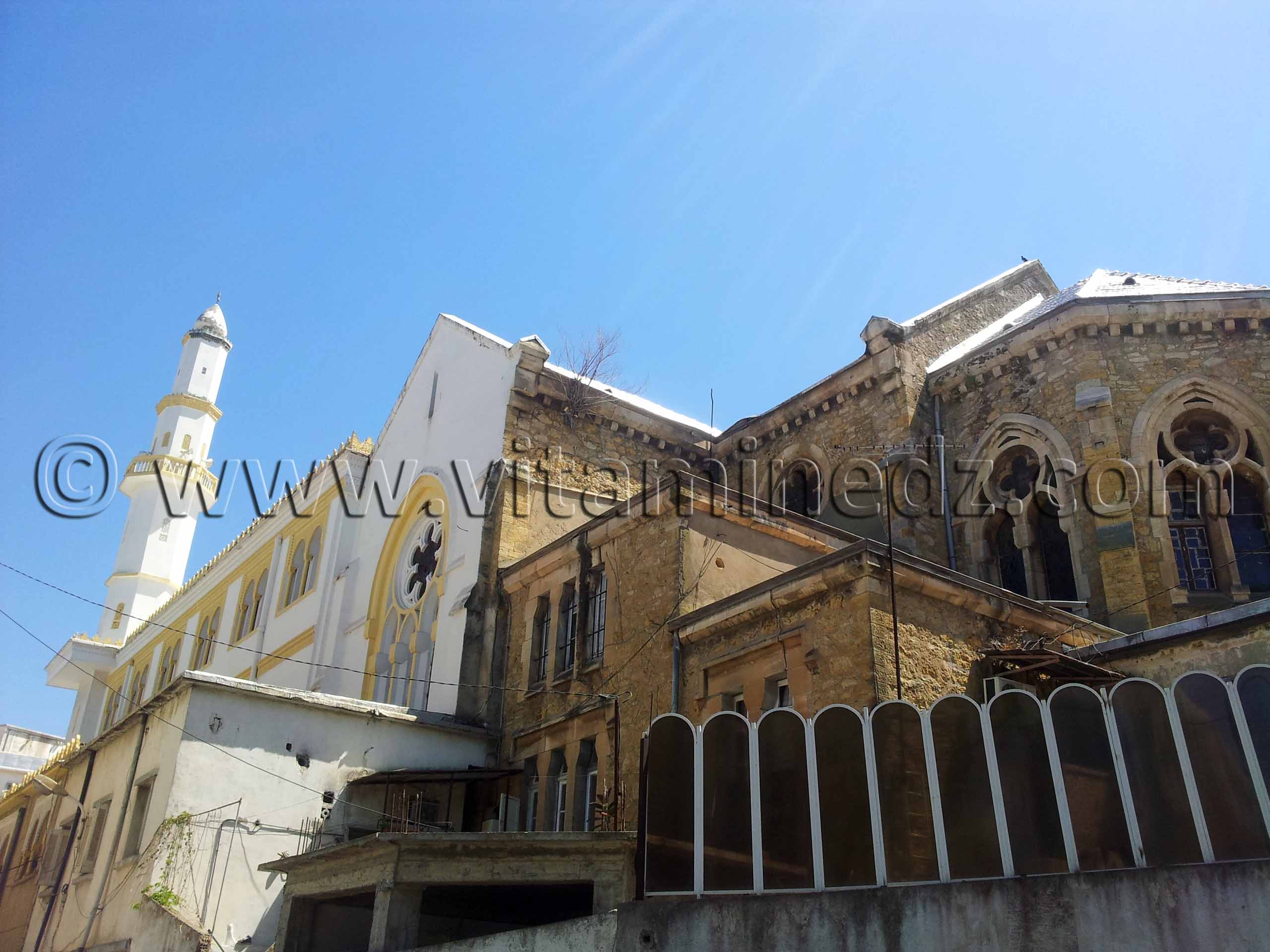 Alger ancienne eglise convertie en mosquée du coté du parking Ali Mellah