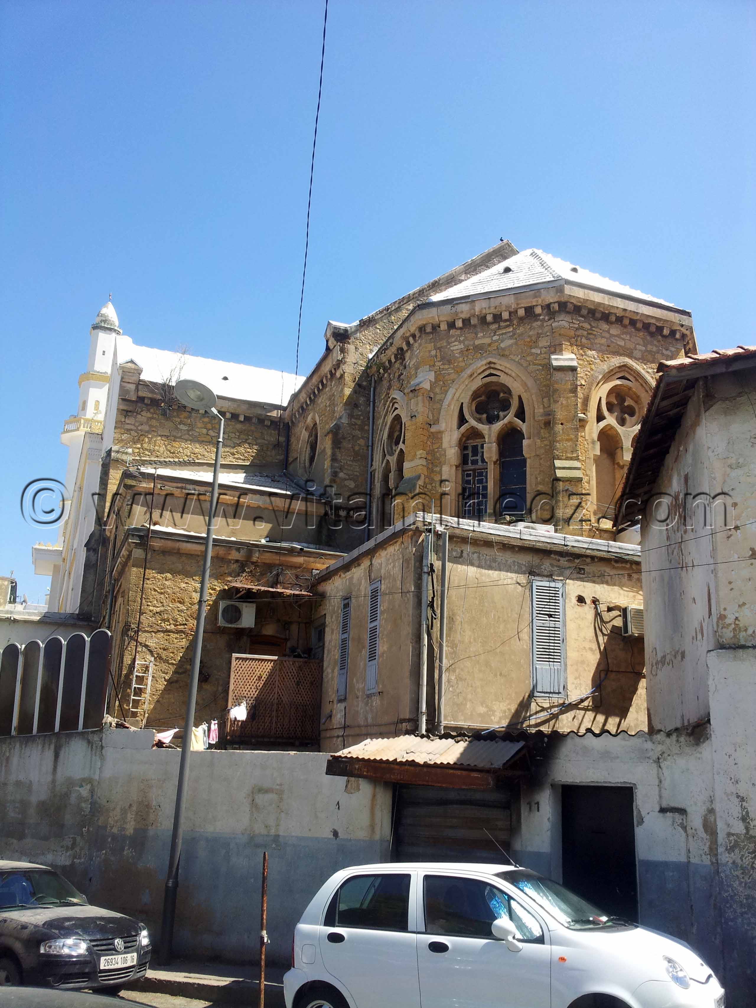 Alger ancienne eglise convertie en mosquée du coté du parking Ali Mellah