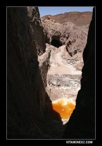 Ain Ouarka, Mine de sel creusée dans la roche par des générations de mineurs