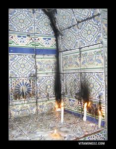 Bougies allumées au Darih de Sidi Mhamed Benouda