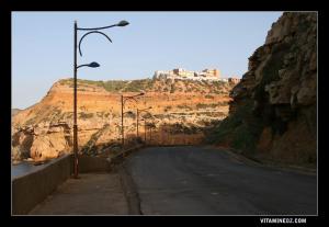 Nouvelle route longeant le port de Béni Saf et menant vers la plage de Sidi Boussif