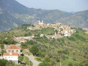 aourir une colline village vue generale