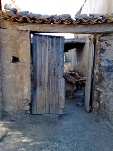 porte d'un groupe de maison de meme famille