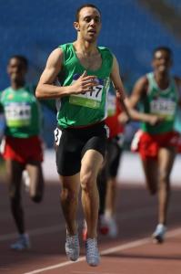 CHRISTCHURCH, la NOUVELLE ZELANDE - 24 janvier: Samir Nouioua de l'Algérie remporte le 1500m hommes