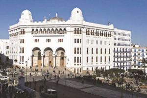 Alger -  Dans la perspective de sa reconversion en musée:  La Grande-Poste fermée au public depuis le 6 juillet