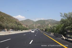 Région Hoceinia, Autoroute Est Ouest