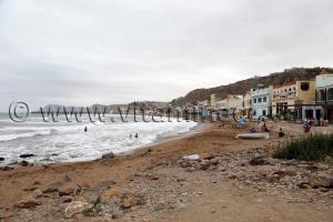La plage du puits à Beni Saf qui perd son sable ...