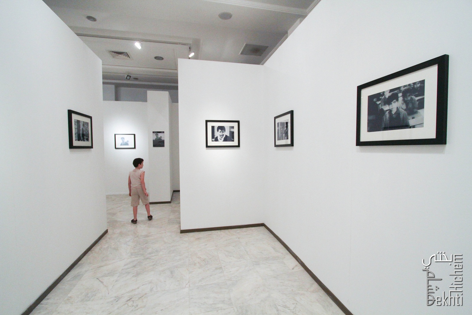 Tlemcen - Exposition photo  L'enface et la Guerre au Palais de la Culture.