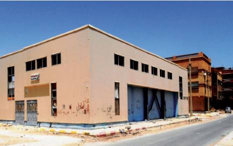 Commerce des fruits et des légumes à Biskra:  Des marchés couverts flambant neufs abandonnés