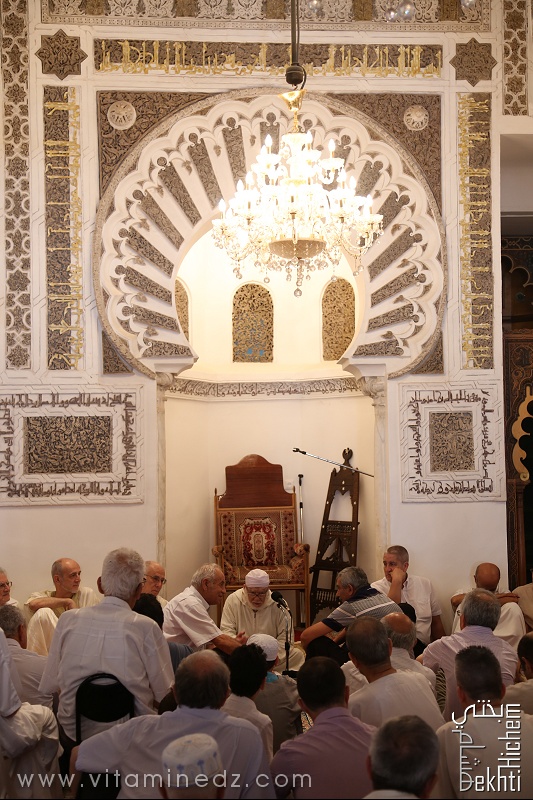 Une Fatha à la grande mosquée de Tlemcen célebrée par Chikh Boufelja