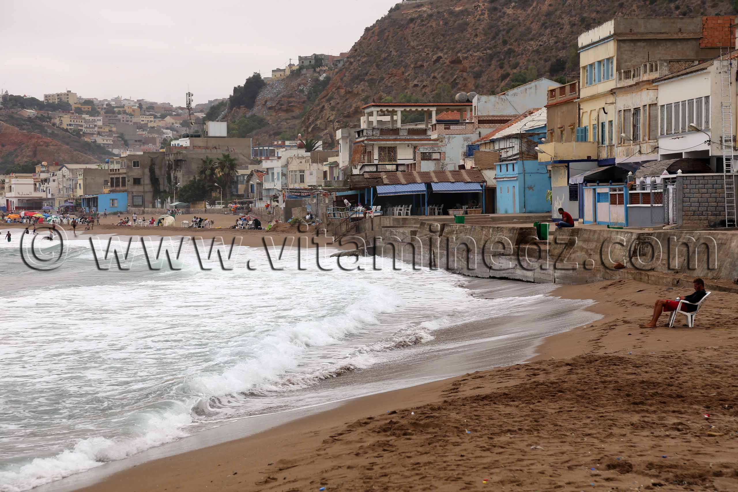 Pillage du sable de Beni Saf, la plage du puits menacée de disparition