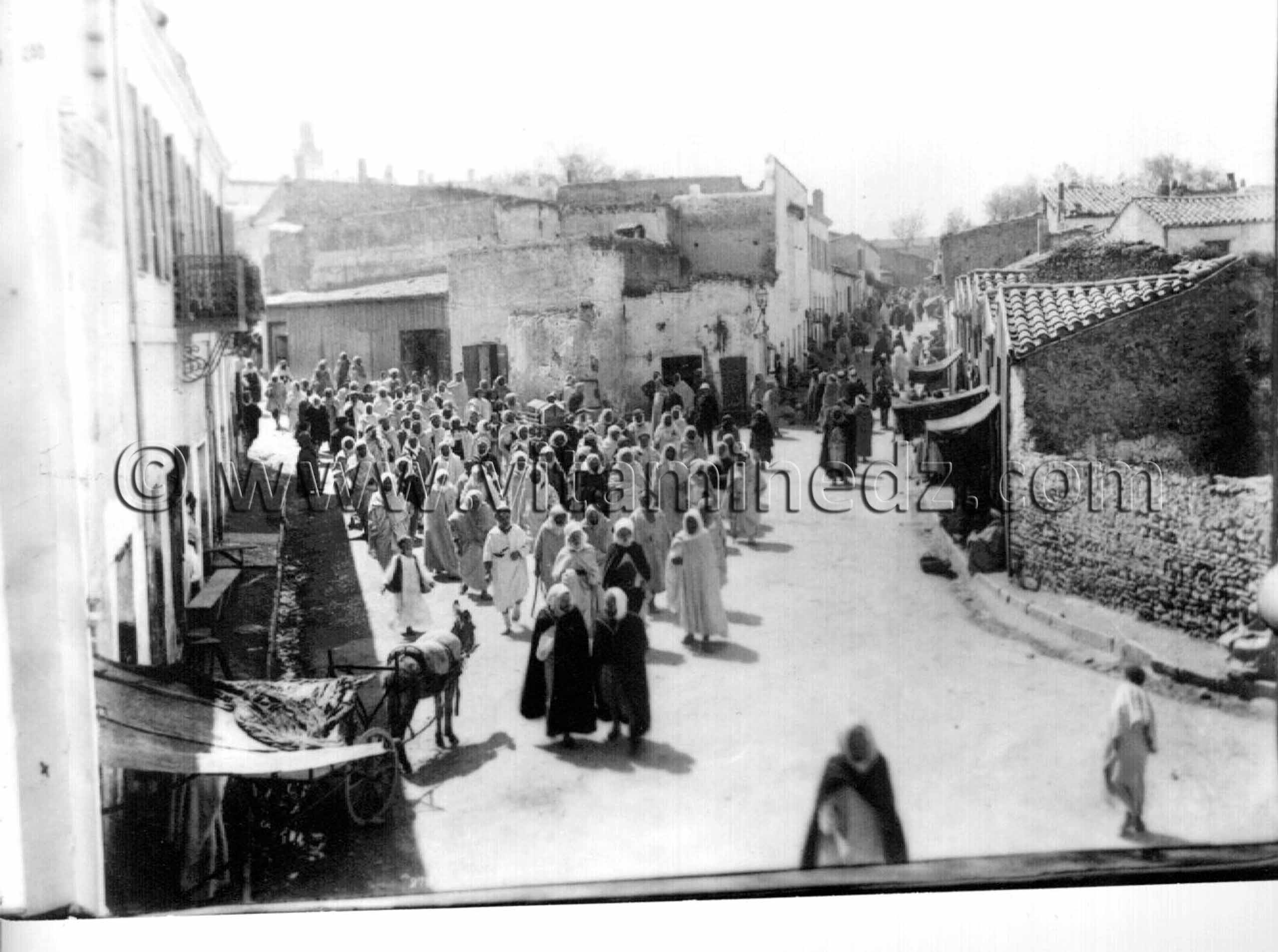 Tlemcen Photo Ancienne - Cortège funèbre, rue Mascara
