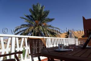Taghit - Un bon café à la terrasse Hôtel Saoura (W. Béchar)