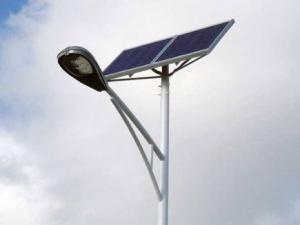 Tlemcen -  Une station solaire pour l’éclairage de l’autoroute