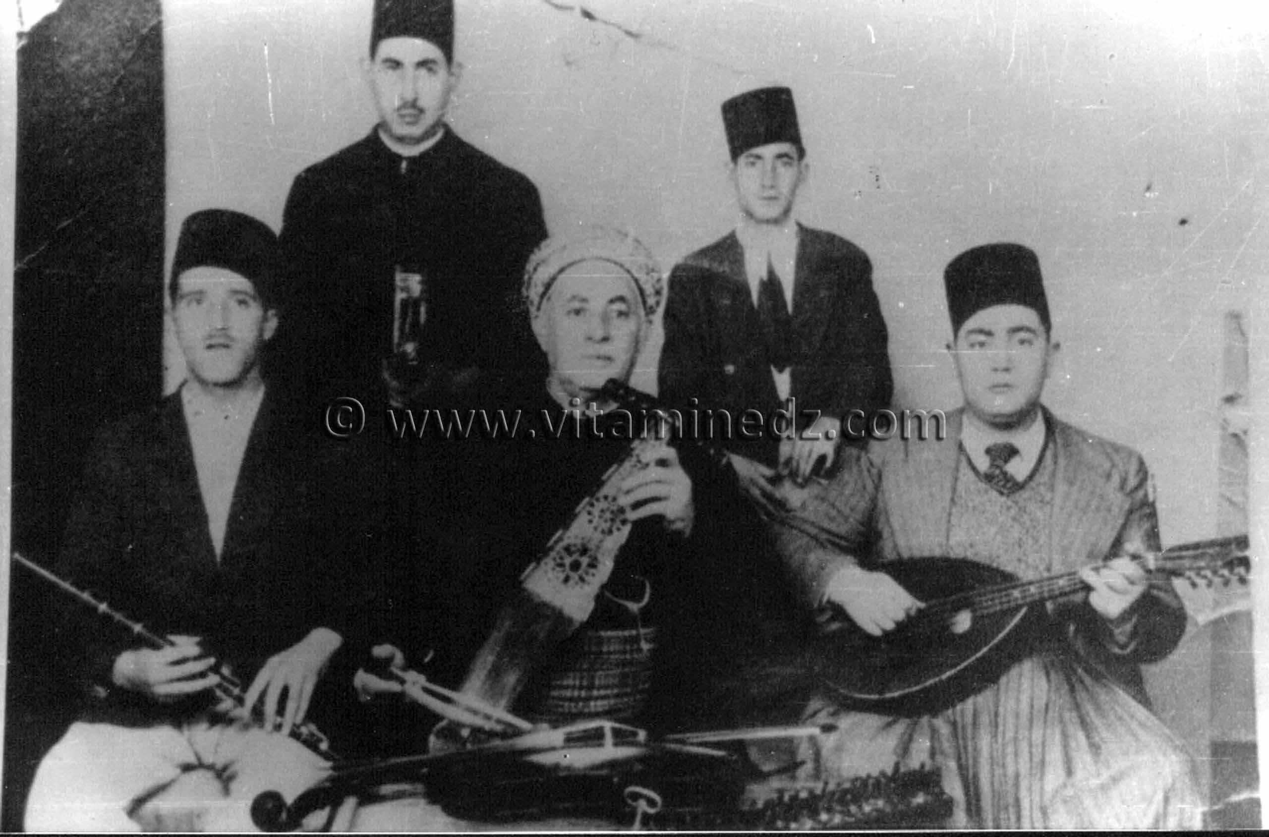 Tlemcen - Musique andalouse - Cheikh Larbi Bensari et son fils Redouane