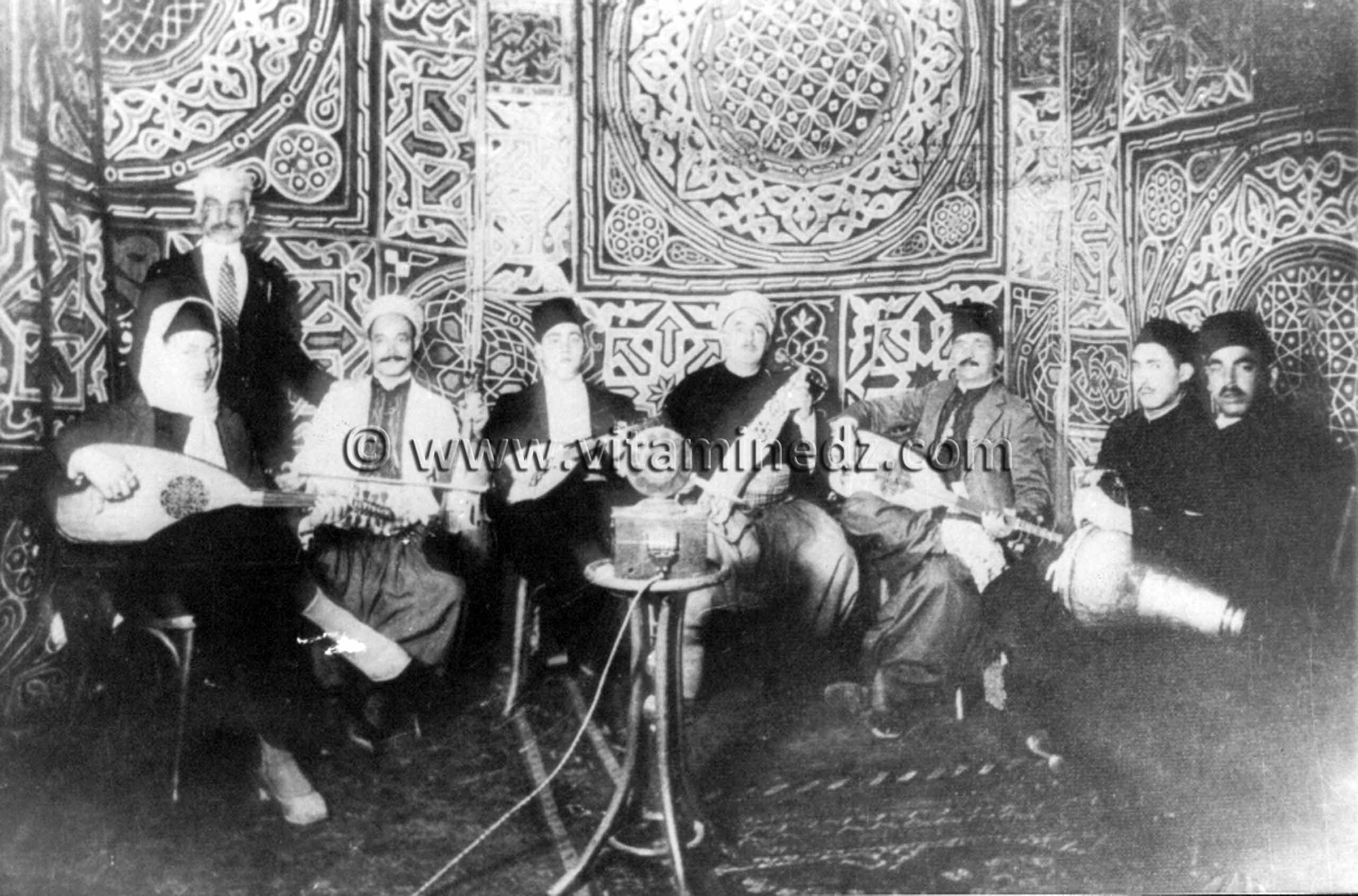 Tlemcen - Musique andalouse - Cheikh Larbi Bensari et sa troupe au Caire