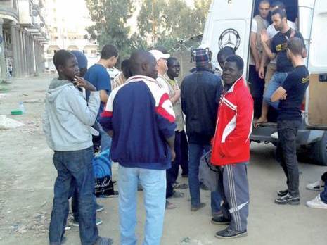 Élan de solidarité avec les migrants subsahariens à Béjaïa:  Des vêtements, de la nourriture en attendant un cadre juridique