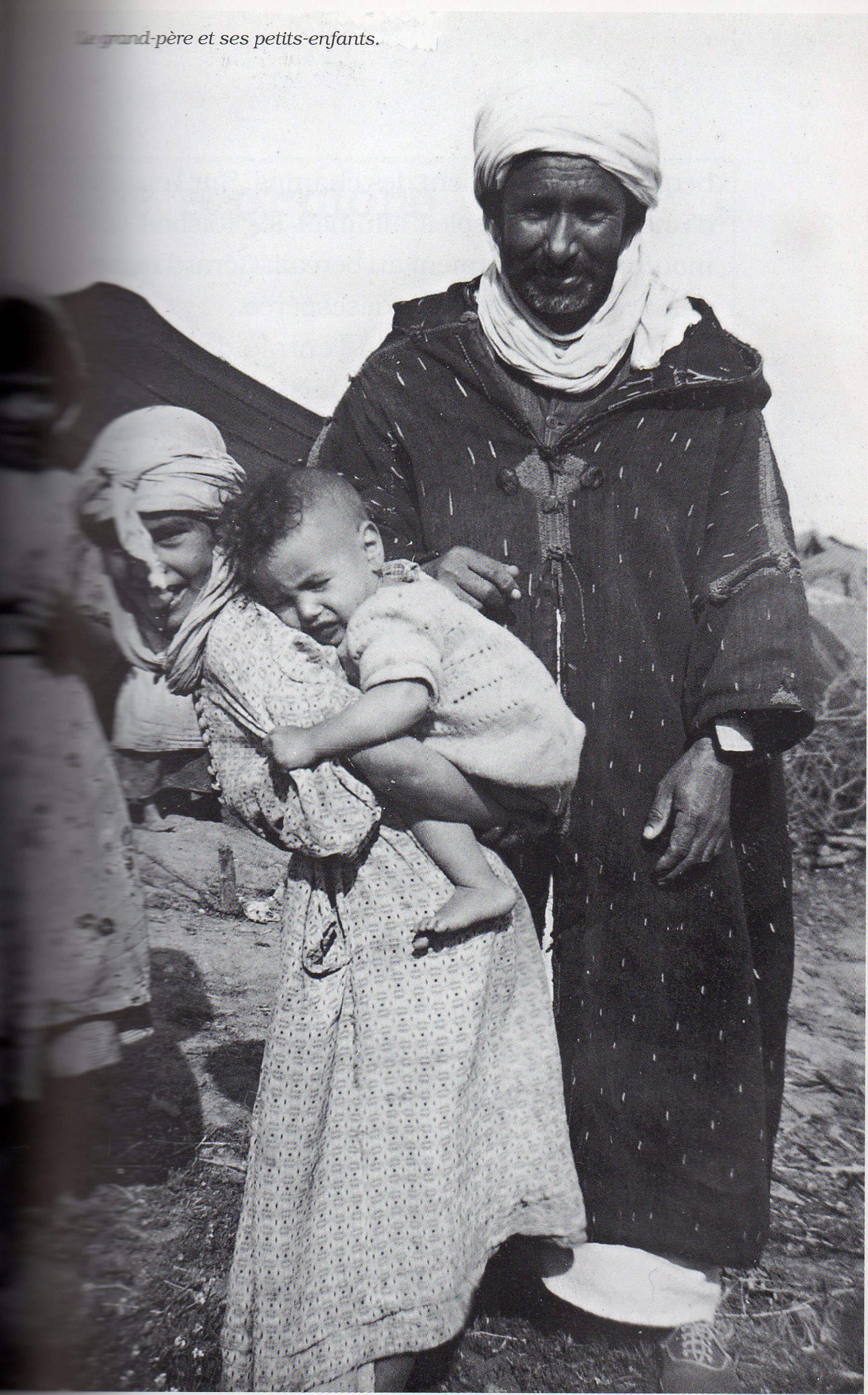 Le grand-père et ses petits enfants