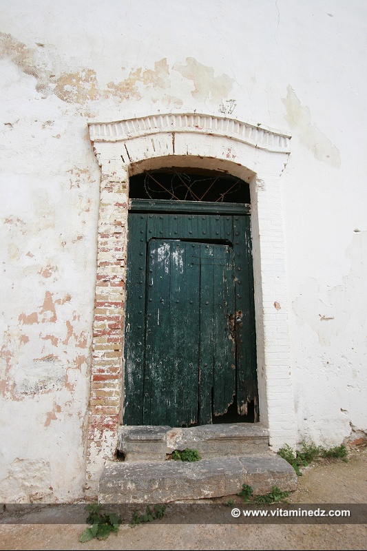 Tlemcen - Porte en bois, d'une vieille maison - Quartier historique d'El Eubbad