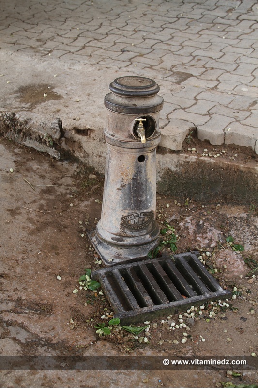 Tlemcen - Fontaine ancienne bricolée ...Quartier historique d'El Eubbad
