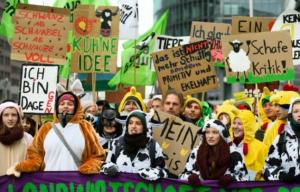 Planète -  Des milliers de manifestants à Berlin pour une agriculture plus humaine