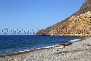 Petite barque de pecheur à la Plage Bkhata - Commune Souahlia (Tlemcen)