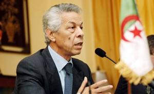 Algérie - Discours de mouloud hamrouche lors du 40e Jour du décès d’Aït Ahmed «L’Etat algérien sera un Etat démocratique ou il ne survivra pas»