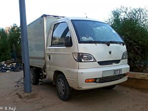 سيارة نقل بضائع صينية بحي الصباح، وهران