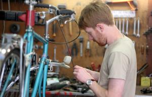 Planète -  Rennes (France): Le Grand Cycle veut remettre sur pied tous les vélos usagés