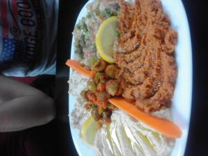 Entrées syriennes sucrées salées, hommoss huile d'olive ...