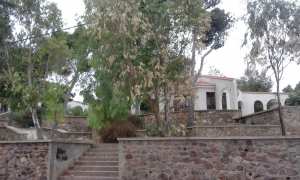 Locaux commerciaux batis depuis des annés et restés fermés  Les gachis de l\'état