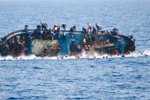 Planète - UNE QUARANTAINE D’ENFANTS PARMI LES VICTIMES DE NAUFRAGES EN MÉDITERRANÉE. Réfugiés: plus de 700 morts en une semaine