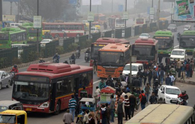 Planète -  Inde: bilan incertain après l'expérience de circulation alternée à Delhi