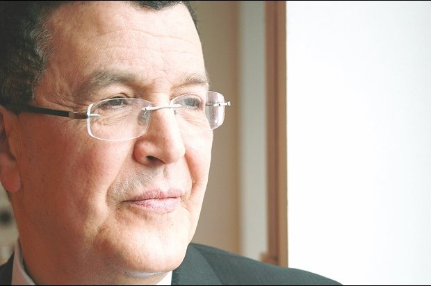 NACER KETTANE À PROPOS DE L’ARTICLE 51 DU PROJET DE RÉVISION DE LA CONSTITUTION:  “La communauté algérienne en France est interloquée”