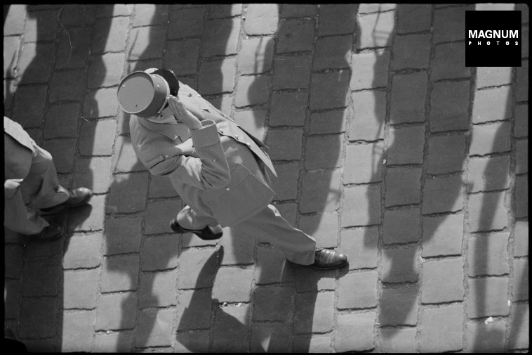 Ville de Constantine : Général DE GAULLE saluant la garde d'honneur. 1958