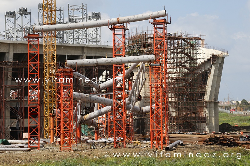 Stade de Baraki (Alger) c'est quoi cette structure métallique?