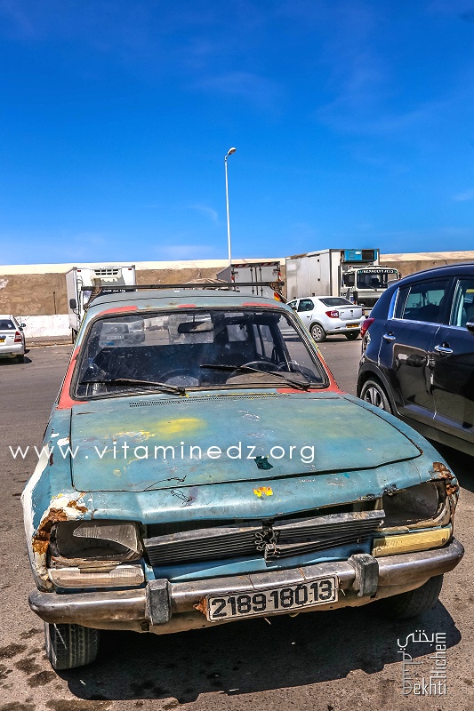 Vielle voiture (Peugeot 504) - Port de Pêche de Ghazaouet