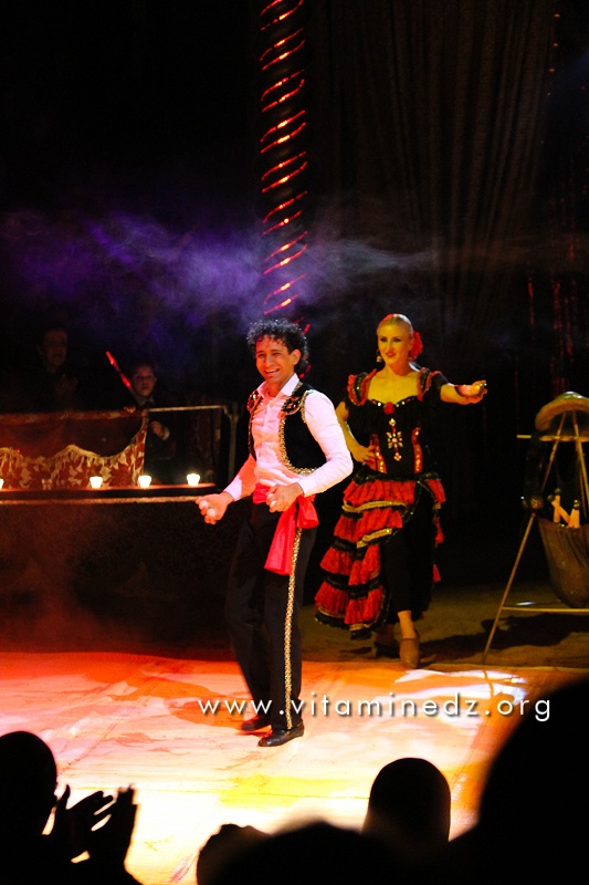 Jongleur - Cirque Amar en tournée à Tlemcen