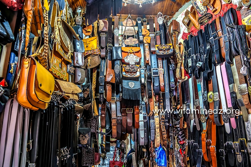 Maroquinier à Tlemcen (Cuir, Sacs, sandales, ceintures, Babouches, Bracelets)