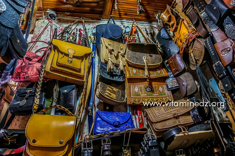 Maroquinier à Tlemcen (Cuir, Sacs, sandales, ceintures, Babouches, Bracelets)