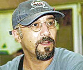 Algérie - IL EST CARICATURISTE AU QUOTIDIEN EL WATAN:  Le Hic décoré de l’insigne de chevalier de l’ordre des arts et des lettres