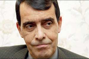 Algérie - LA DÉFENSE DU GÉNÉRAL EMPRISONNÉ DÉNONCE “UN CHÂTIMENT POUR CRIME DE LÈSE-MAJESTÉ”  Le général Benhadid “attend que la justice fasse son travail”