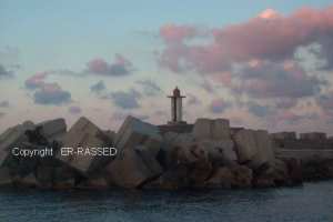 Phare rouge du port Tenes - Jetée Est