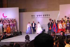 Le styliste Samir Kerzabi - Le vêtement traditionnel algérien honoré à Séoul