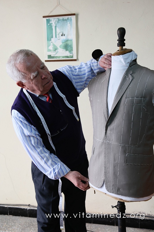 Mr Kaid Slimane Réda, Tailleur pour hommes passionné à Kiffane (Tlemcen)