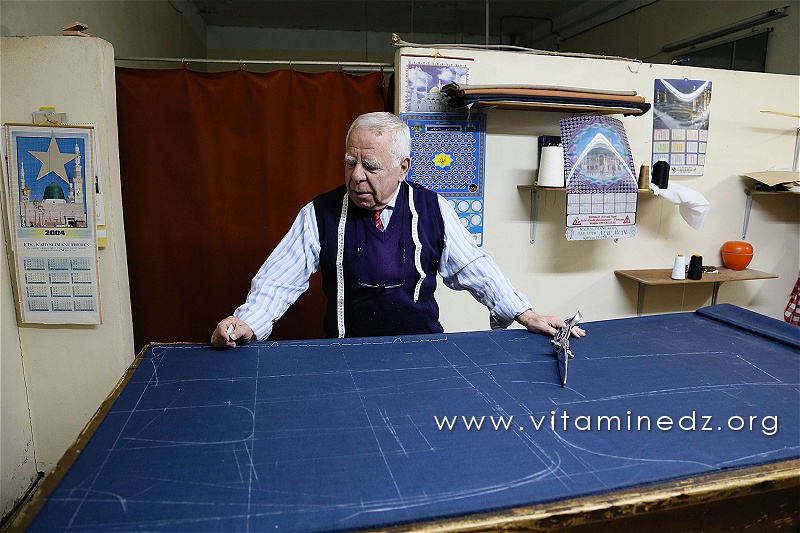Mr Kaid Slimane Réda, Tailleur passionné à Kiffane (Tlemcen)
