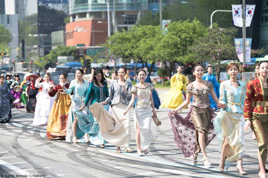 Le costume traditionnel algérien présenté à Séoul.